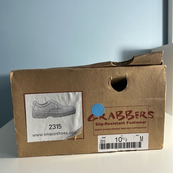 Knapp Slip-Resistant Shoes - Picture 11 of 11